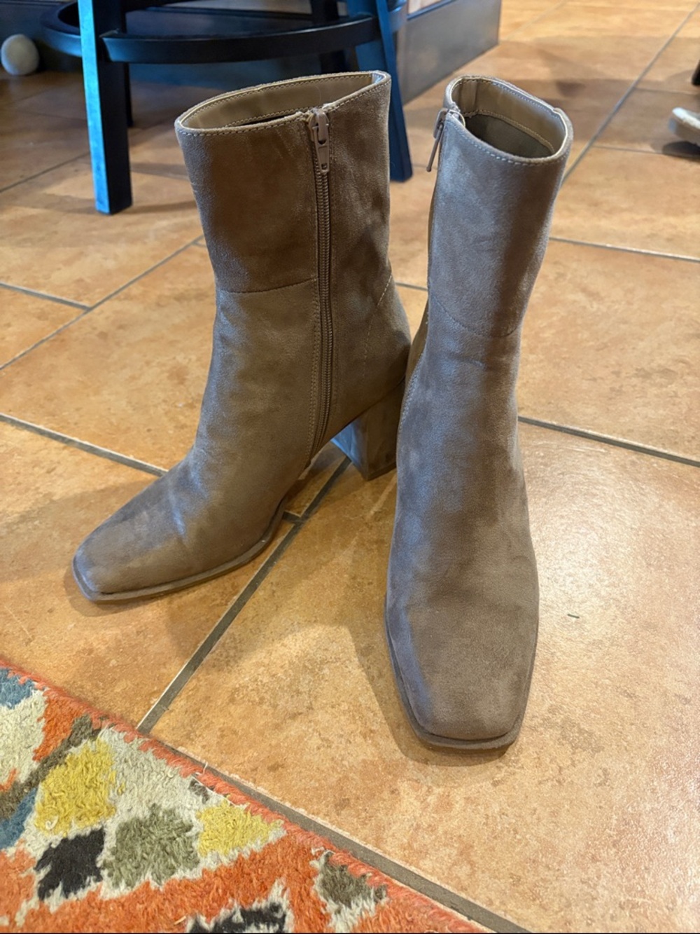 Women's Suede Block Heel Boots - Taupe